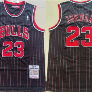 Men's Chicago Bulls #23 Michael Jordan Black 1996-97 Throwback Stitched Jersey