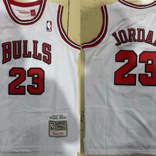 Men's Chicago Bulls #23 Michael Jordan White 1997-98 Stitched JerseyA