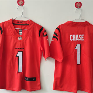 Women's Cincinnati Bengals #1 Ja'Marr Chase Orange Vapor Stitched Football Jersey(Run Small)